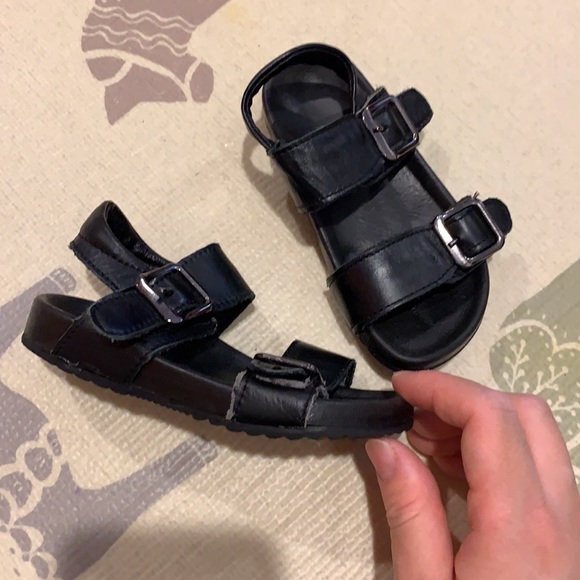 Kid’s shoes - Picture 3 of 5